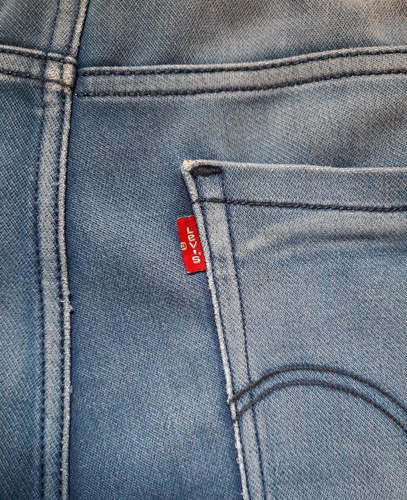 リーバイス（Levi’s）のジーンズ全種類の特徴。シルエットの違い〜コーデ例まで紹介